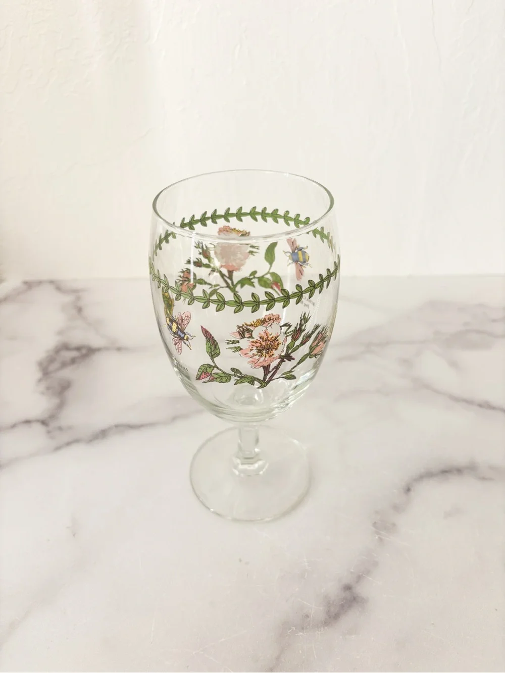 Portmeirion Botanical Stemmed Wine Glass with Leaf and Pink Blooms - Dog Rose